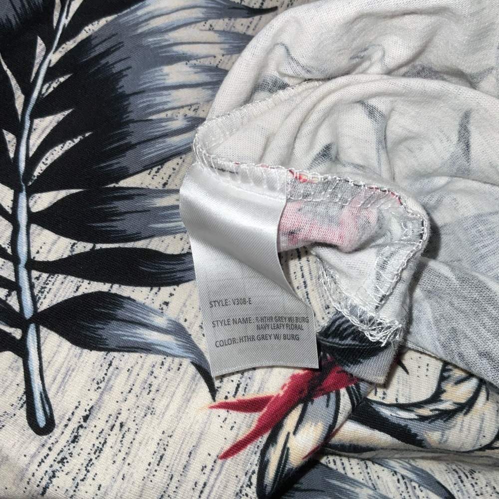 Craft + Flow Voyage Men’s Leaves & Floral T-Shirt, Short Sleeves EUC - Picture 10 of 11